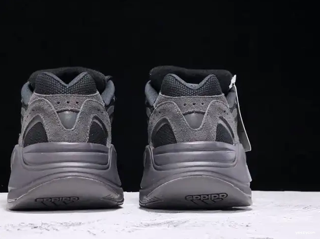 700 V2 Adidas Boost FU6684 Vanta